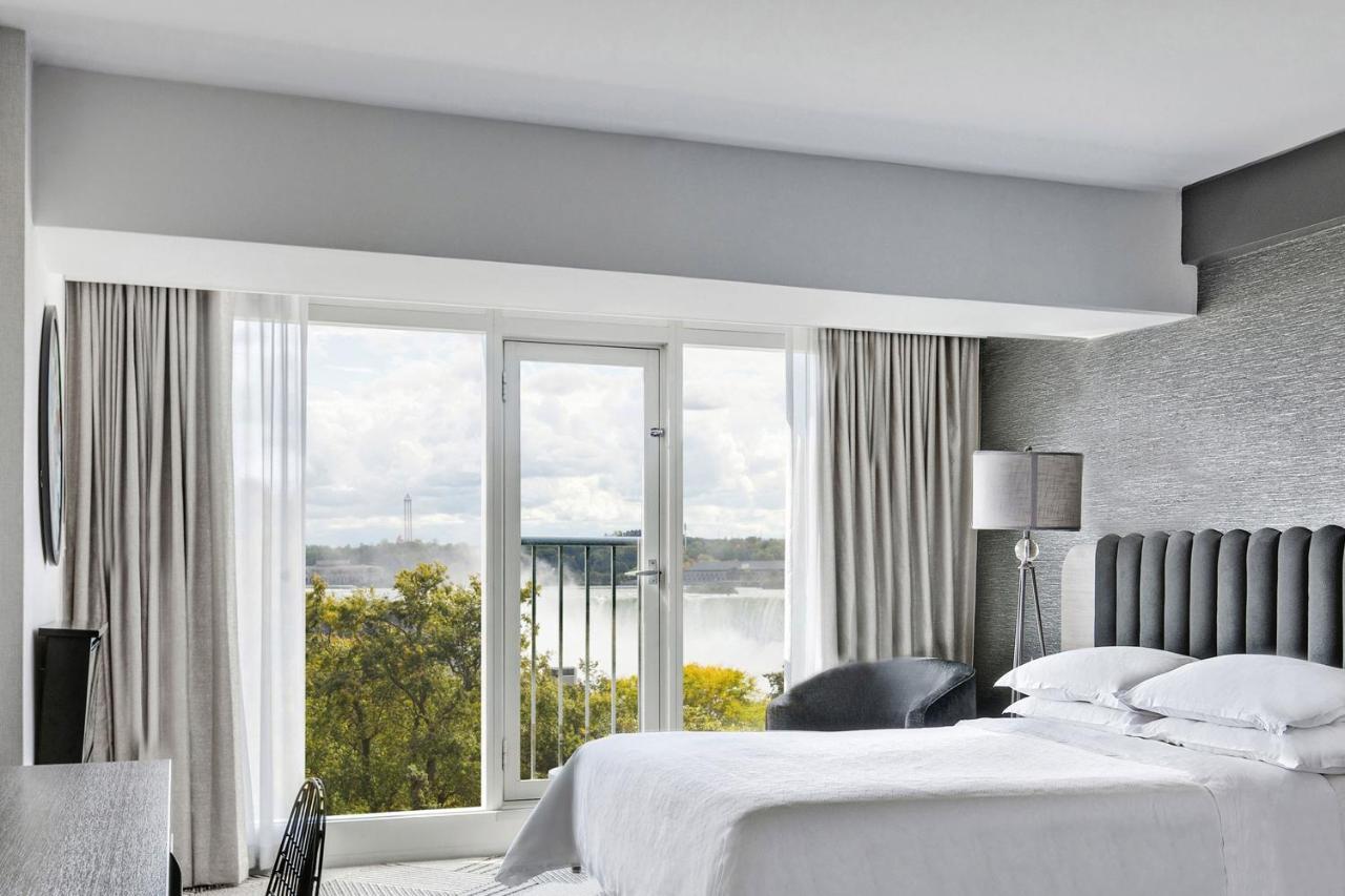 Partial Fallsview Guest room, 1 Queen,1350750985:JPEG